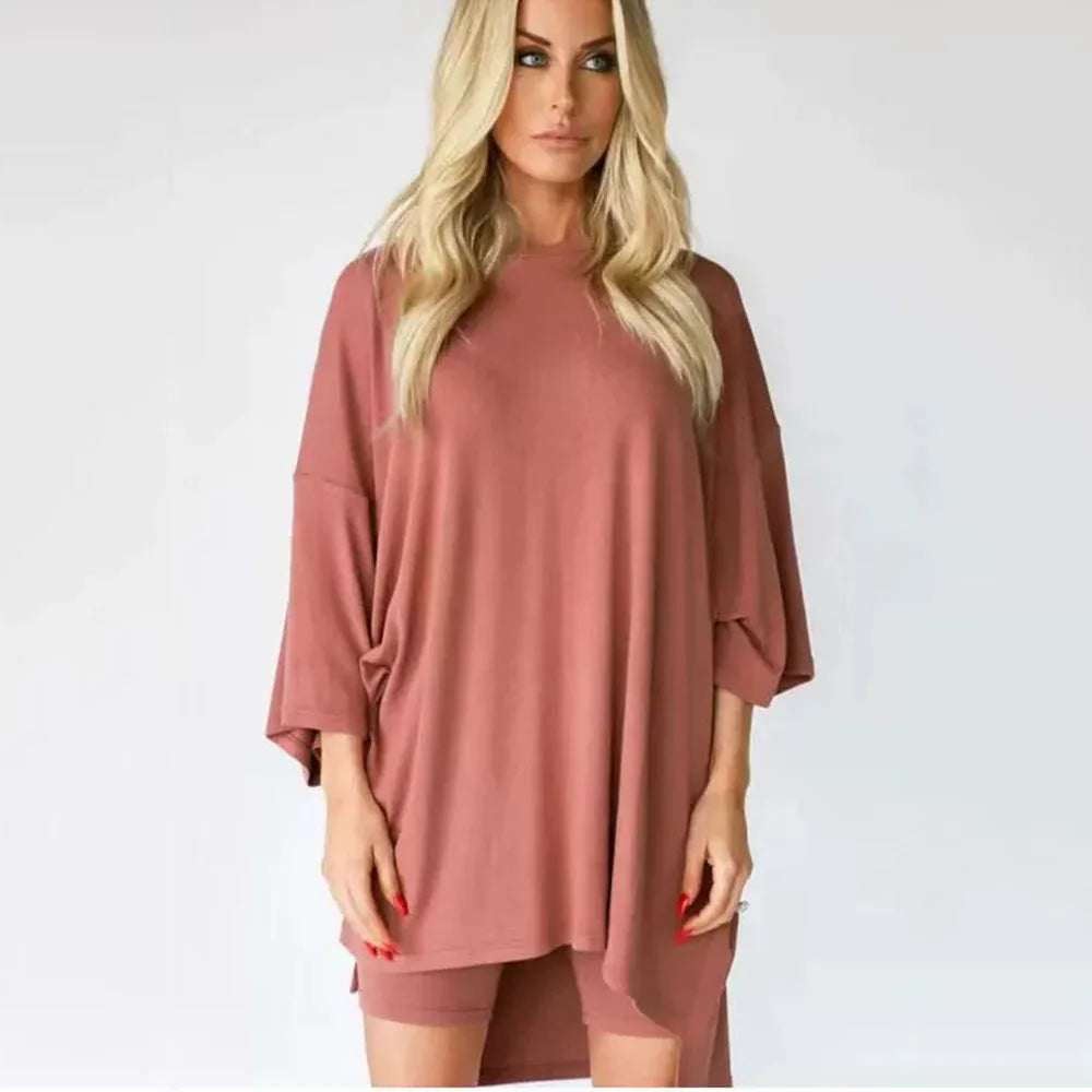 Breezy Lounge Duo – Oversized Shirt & Shorts Set for Ultimate Comfort!